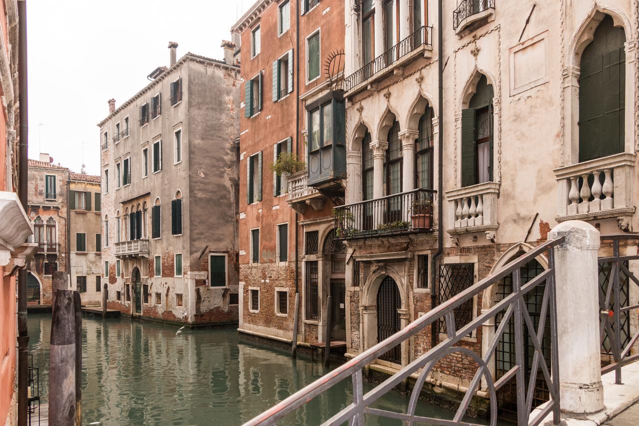 La Fenice Double Canal View Venesia Bagian luar foto