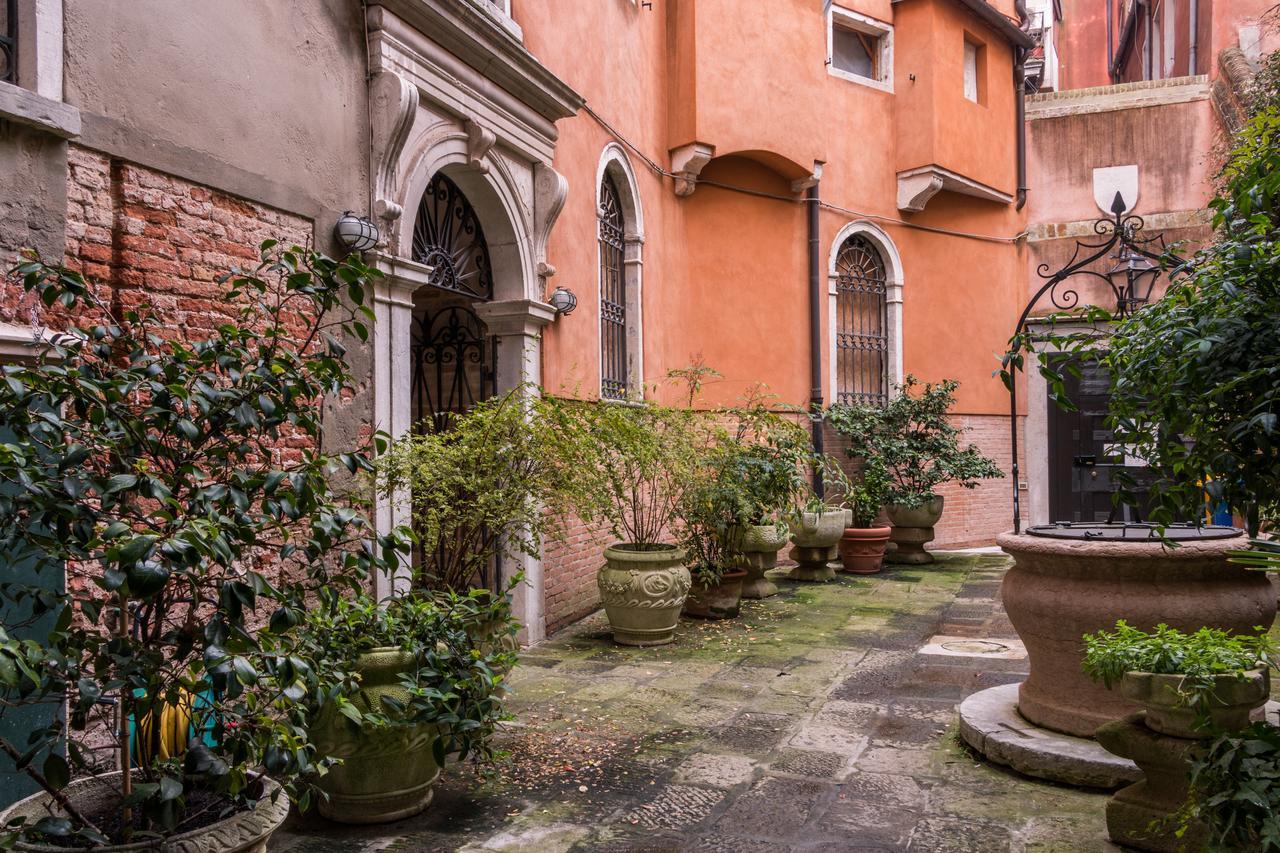 La Fenice Double Canal View Venesia Bagian luar foto